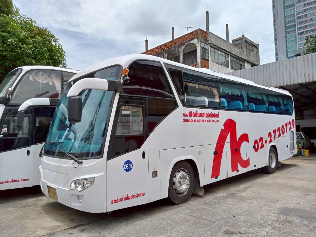 รถมินิบัส 35 ที่นั่ง